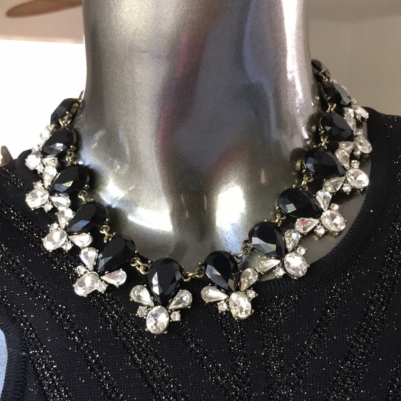 Vintage Gold Lady Statement necklace - Picture 5 of 8